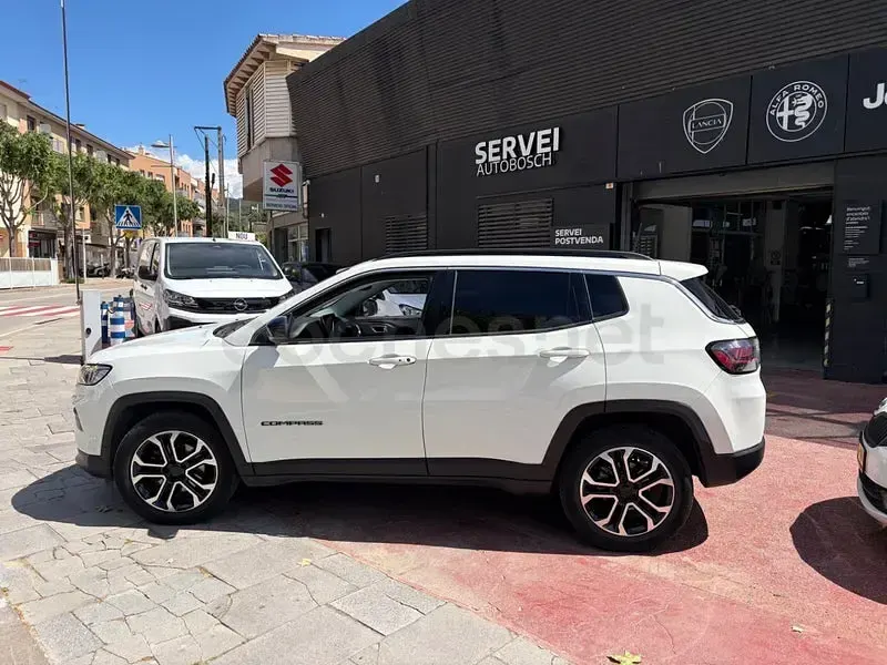 Usado Jeep Compass Limited 130 CV (95 kW) 2023 Blanco SUV