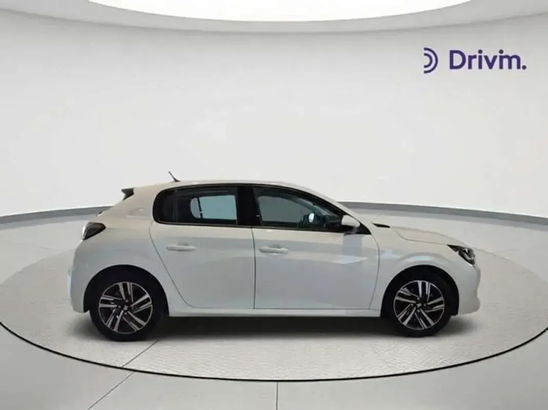 Usado Peugeot 208 Active 102 CV (75 kW) 2021 Blanco Utilitario