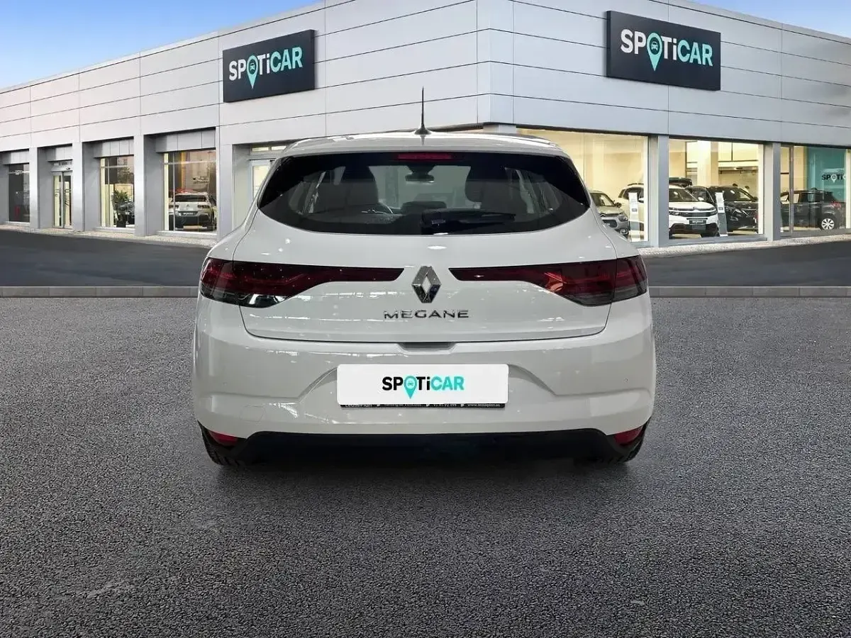 Usado Renault Mégane II Equilibre 115 CV (84 kW) 2022 Blanco Berlina