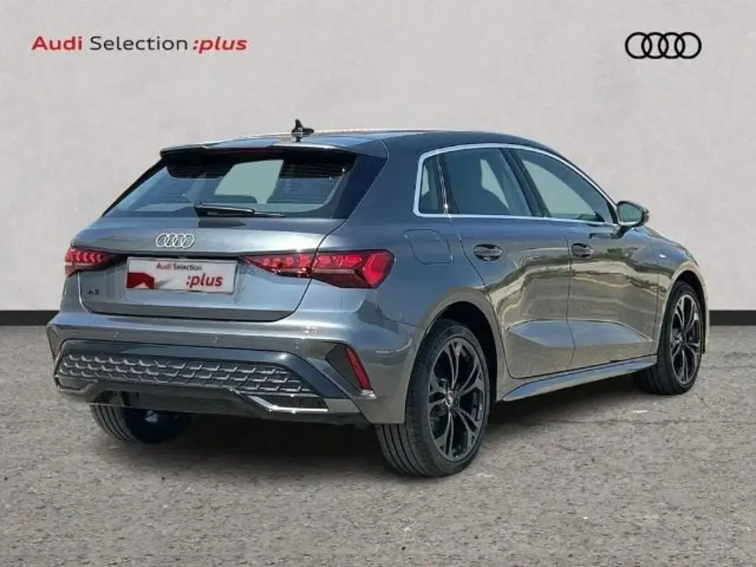 Usado Audi A3 204 CV (150 kW) 2025 Gris Berlina