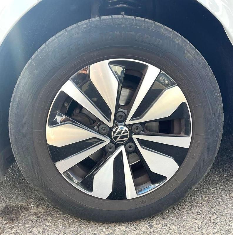 Usado VW Polo 95 CV (69 kW) 2024 Blanco puro Utilitario