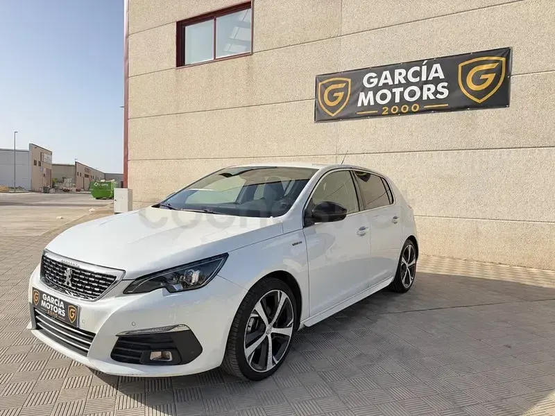 Usado Peugeot 308 GT-line 130 CV (95 kW) 2019 Blanco Berlina