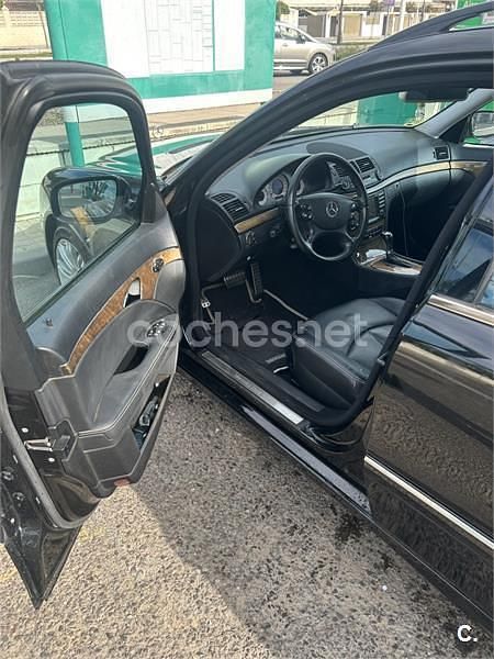 Usado Mercedes E320 Avantgarde 224 CV (164 kW) 2008 Negro Familiar