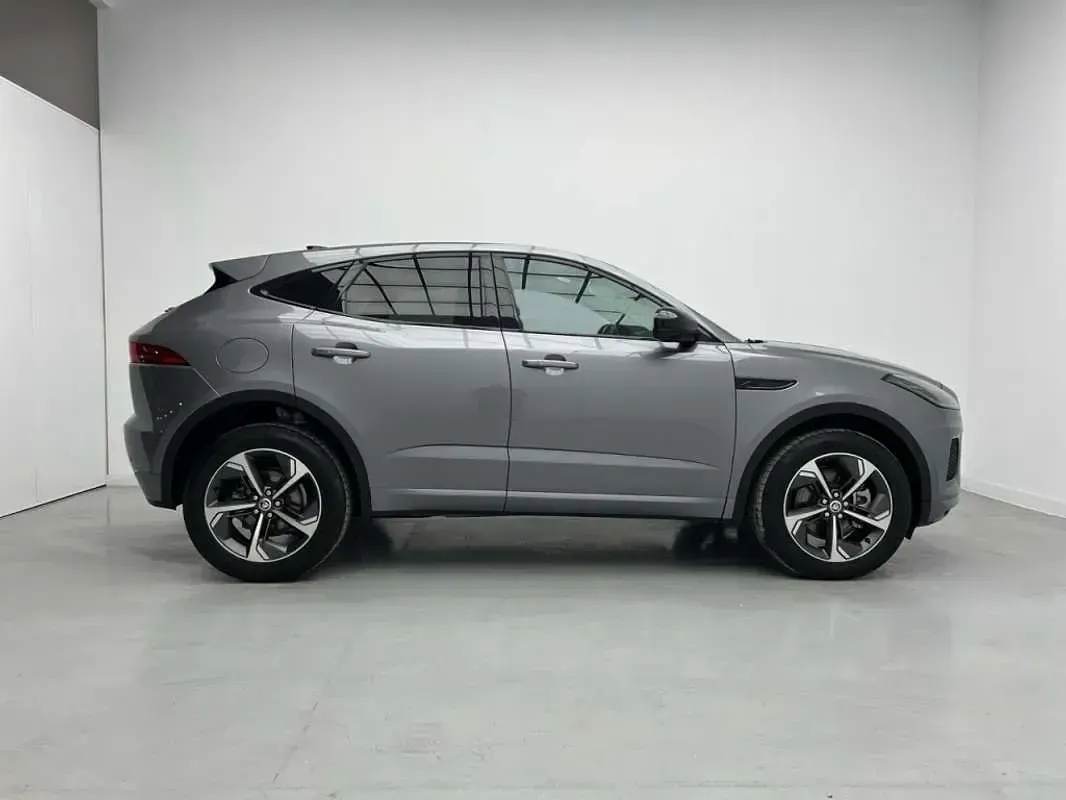 Usado Jaguar E-Pace R-Dynamic 204 CV (150 kW) 2023 Gris SUV