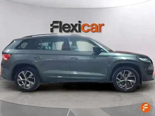 Usado Skoda Kodiaq SportLine 150 CV (110 kW) 2021 Gris SUV