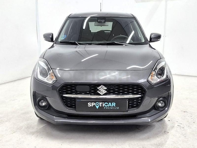 Usado Suzuki Swift 83 CV (61 kW) 2023 Gris / plata Utilitario