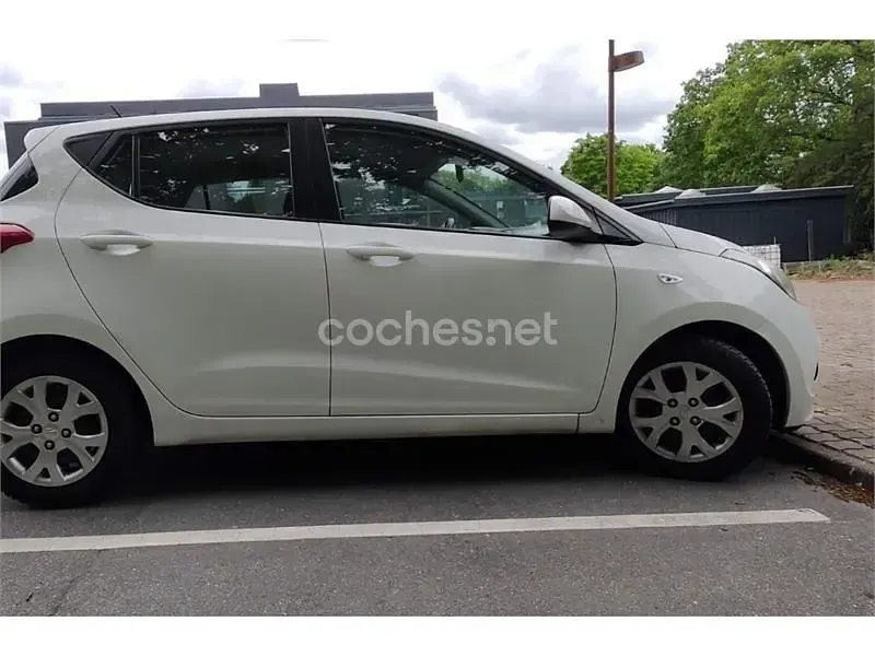 Usado Hyundai i10 66 CV (48 kW) 2015 Blanco Utilitario