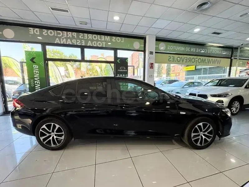 Usado Opel Insignia Edition 122 CV (89 kW) 2021 Negro Berlina