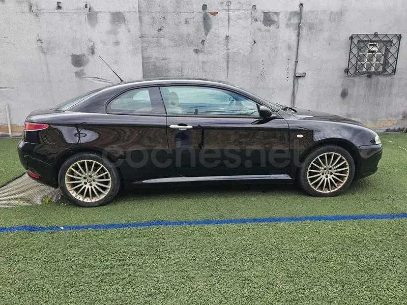 Usado Alfa Romeo GT 150 CV (110 kW) 2010 Negro Coupe