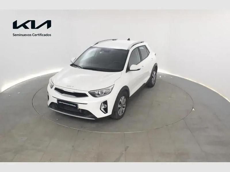 Usado Kia Stonic 101 HP (74 kW) 2025 Branco SUV