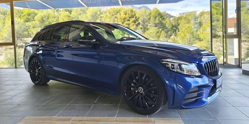 Usado Mercedes C200 150 CV (110 kW) 2019 Azul Familiar
