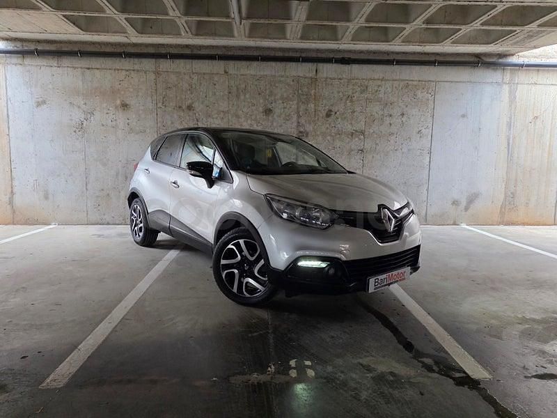 Usado Renault Captur Zen 90 CV (66 kW) 2016 Gris / plata SUV