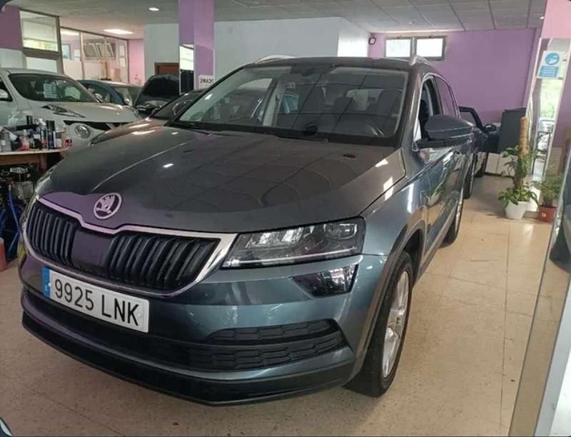 Usado Skoda Karoq Ambition 150 CV (110 kW) 2021 Gris SUV