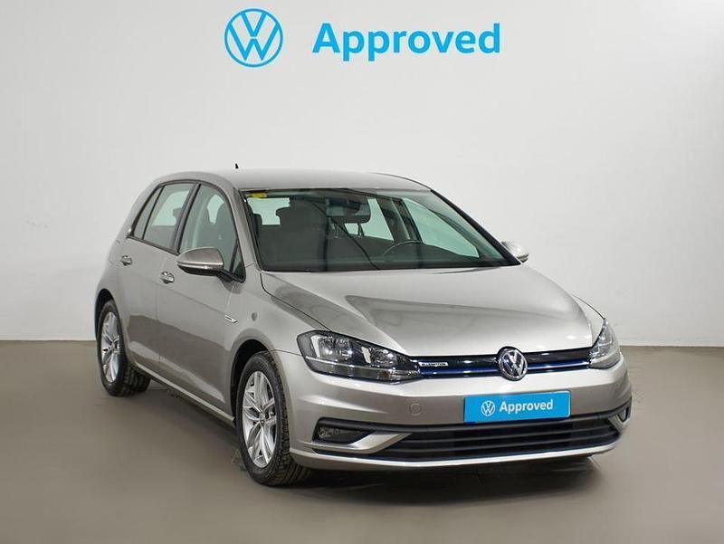Plata tungsteno (metalizado) Usado 2020 VW Golf VIII Business Berlina | 17.990 € (Precio justo) - Imagen 1/4