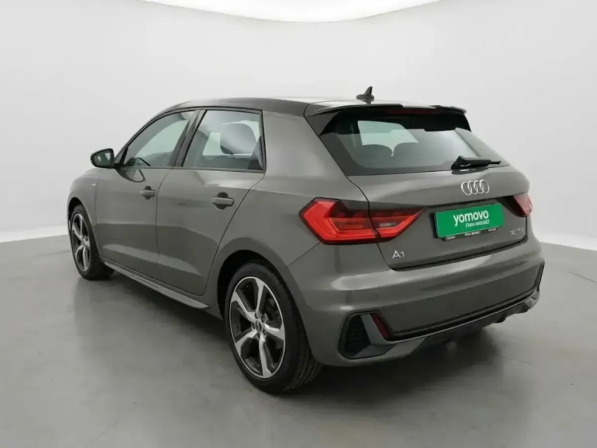 Usado Audi A1 Sportback 110 CV (80 kW) 2021 Gris Utilitario
