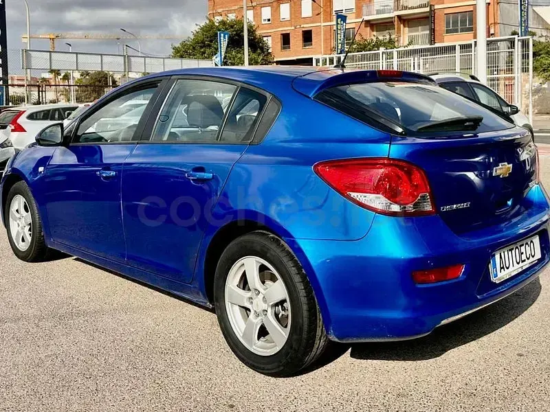 Usado Chevrolet Cruze LS 124 CV (91 kW) 2012 Azul Berlina