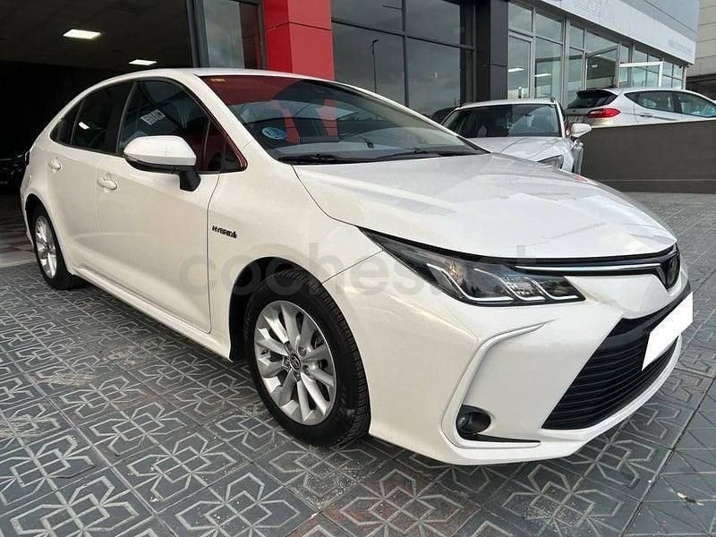 Usado Toyota Corolla Active 122 CV (89 kW) 2020 Blanco Berlina