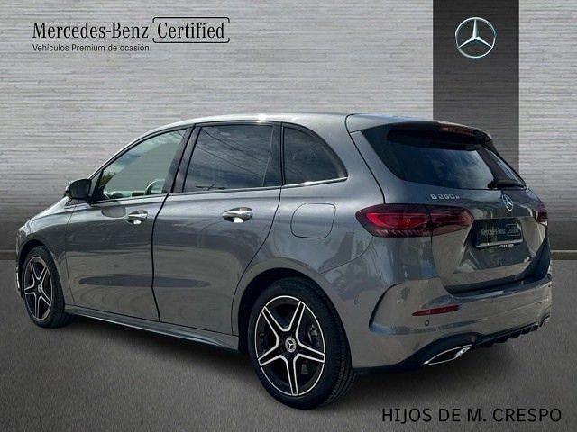 Usado Mercedes B250e 218 CV (160 kW) 2025 Gris montaña Monovolumen