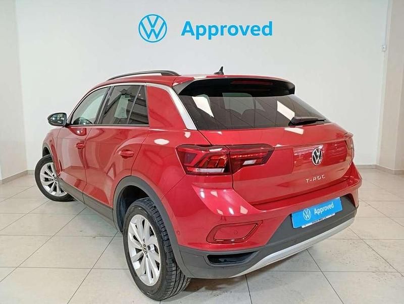 Usado VW T-Roc Life 110 CV (80 kW) 2024 Rojo SUV