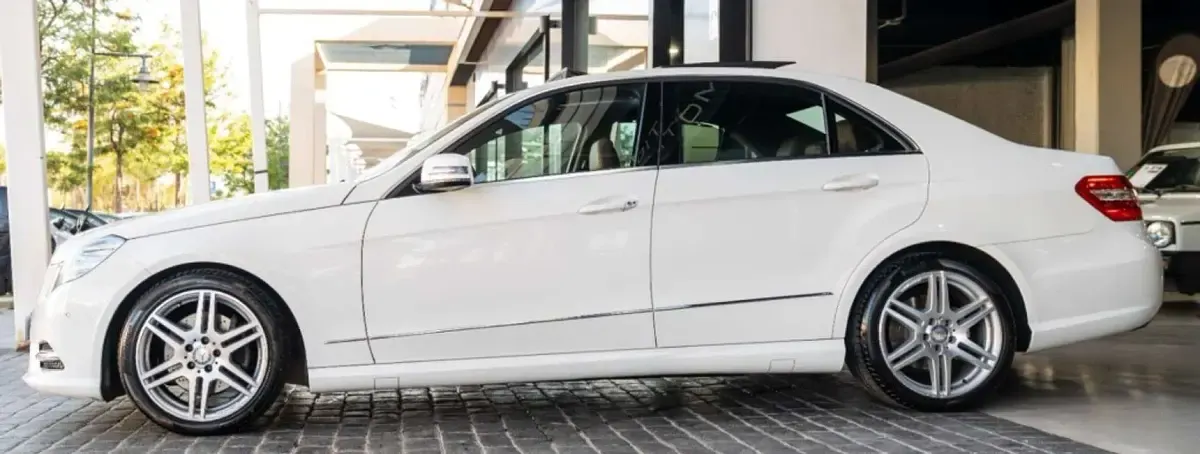 Usado Mercedes E220 Avantgarde 170 CV (125 kW) 2012 Blanco Berlina