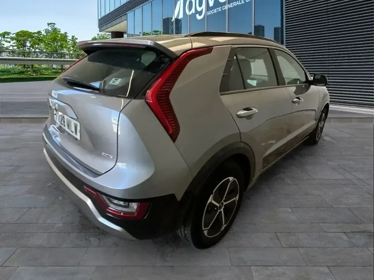 Usado Kia Niro 184 CV (135 kW) 2023 Gris SUV