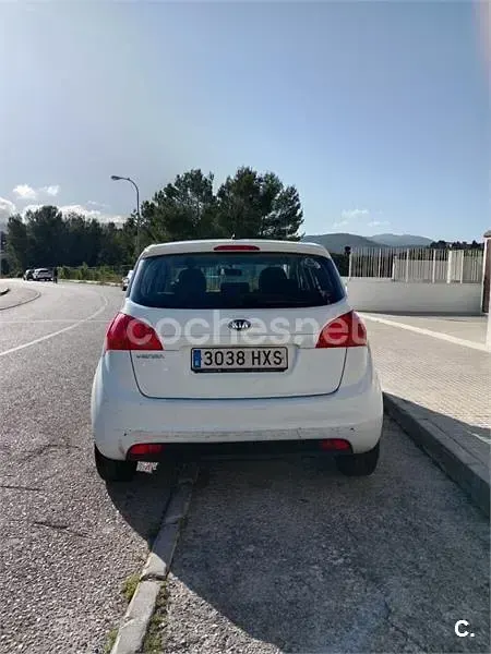 Usado Kia Venga 90 CV (66 kW) 2014 Blanco Utilitario