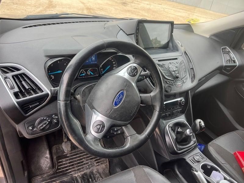 Usado Ford Kuga Titanium 120 CV (88 kW) 2015 Gris / plata SUV