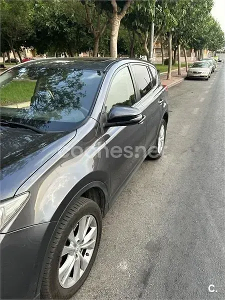 Usado Toyota RAV4 Executive 150 CV (110 kW) 2014 Gris / plata SUV