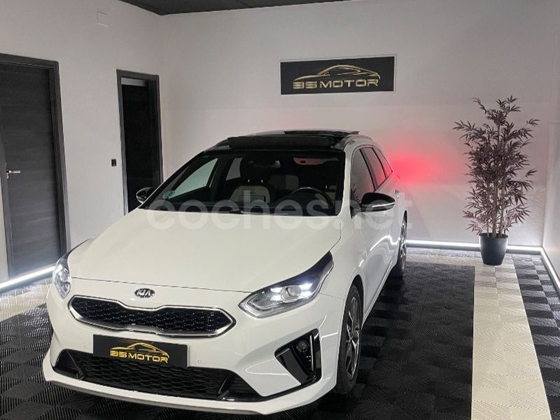 Blanco Usado 2018 Kia Ceed GT GT-Line Berlina | 16.990 € (Precio justo) - Imagen 1/4