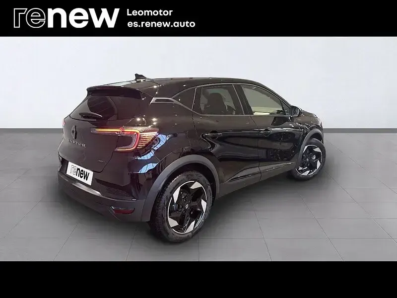 Używany Renault Captur Techno 145 KM (106 kW) 2025 Czarny SUV