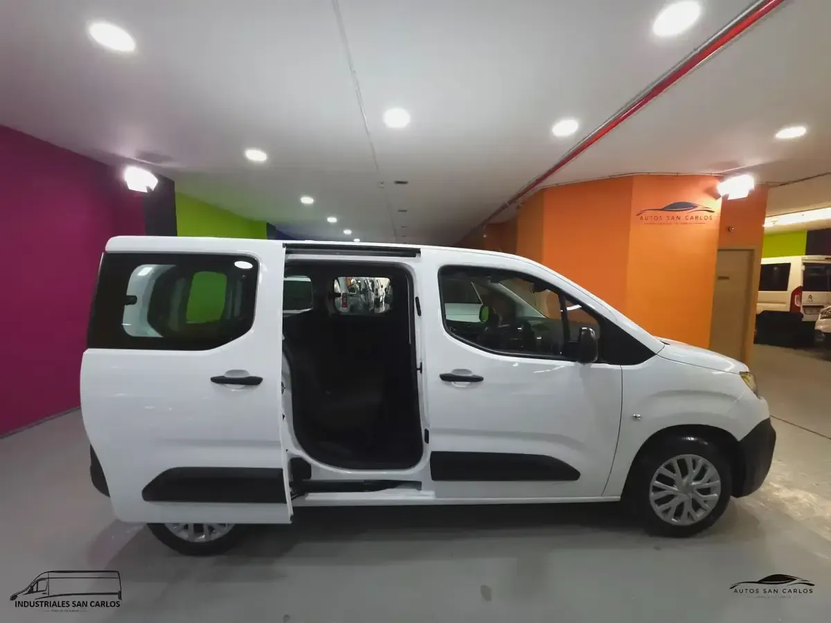 Usado Citroën Berlingo Feel 100 CV (73 kW) 2021 Blanco Monovolumen