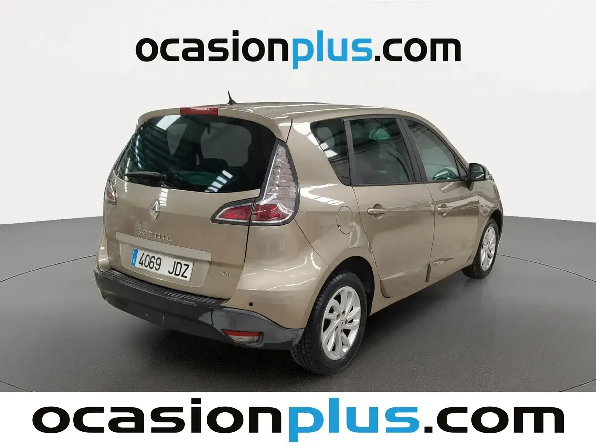 Usado Renault Scénic III 95 CV (69 kW) 2015 SUV