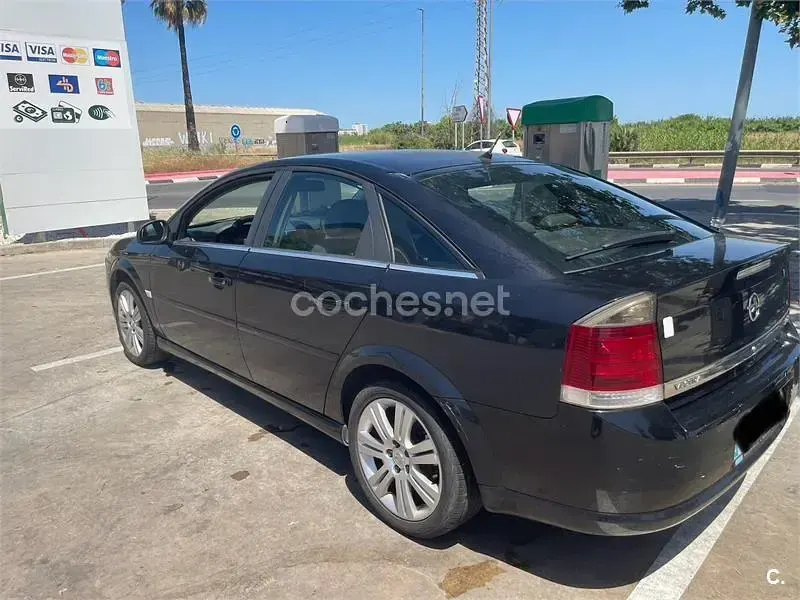 Usado Opel Vectra Elegance 120 CV (88 kW) 2007 Negro Berlina