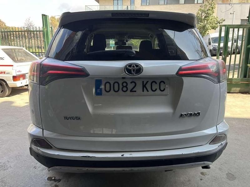 Usado Toyota RAV4 Advance 143 CV (105 kW) 2017 Blanco SUV