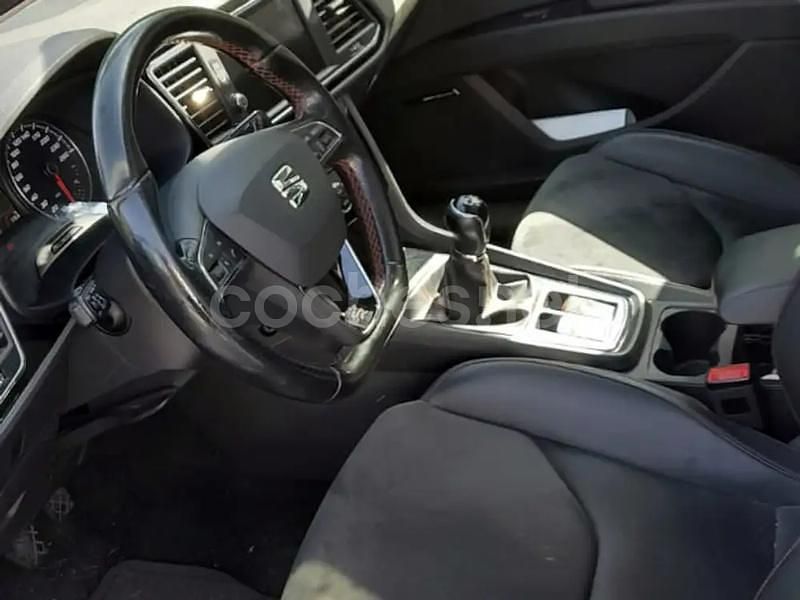 Usado Seat Leon FR 150 CV (110 kW) 2017 Azul Familiar