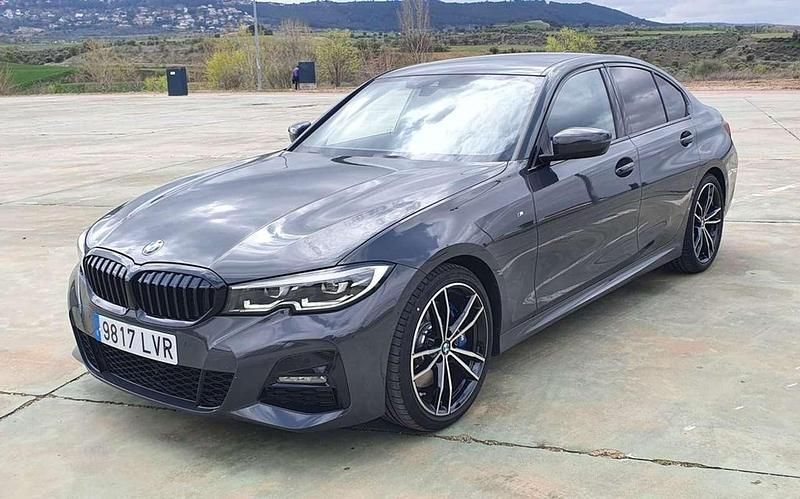 Usado BMW 320e Comfort Edition 190 CV (139 kW) 2022 Gris / plata Berlina
