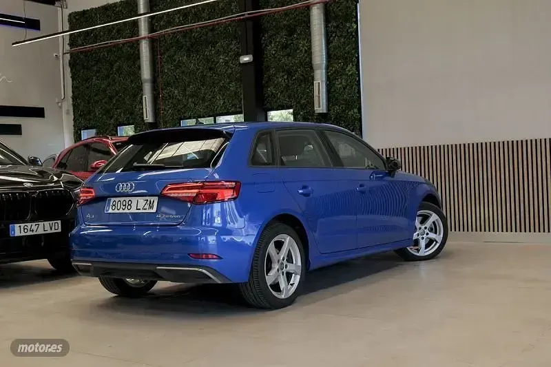 Usado Audi A3 Sportback e-tron 204 CV (150 kW) 2020 Azul Utilitario