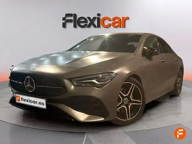 Usado Mercedes CLA200 150 CV (110 kW) 2025 Gris Berlina