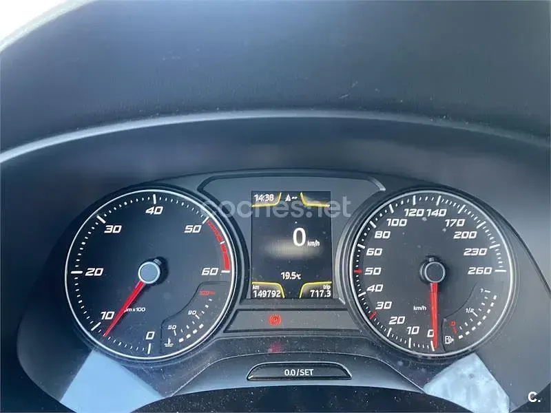 Käytetty Seat Leon Style 105 HP (77 kW) 2015 Harmaa Sedan