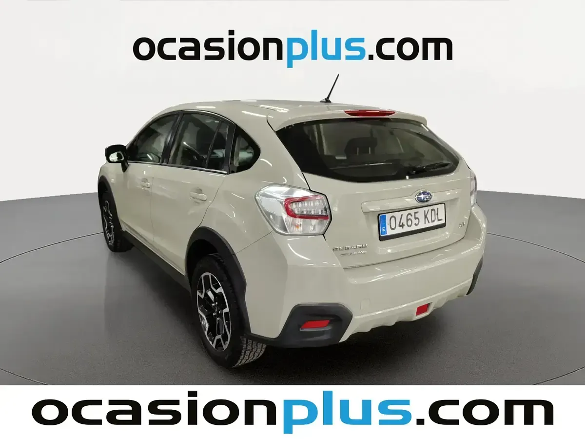 Usado Subaru XV 114 CV (83 kW) 2017 Gris SUV