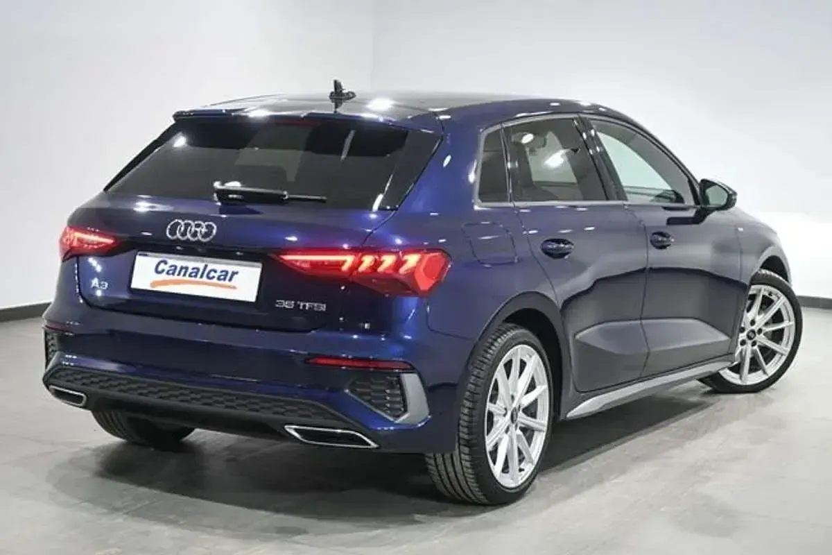 Usado Audi A3 Sportback S-Line 150 CV (110 kW) 2021 Azul Utilitario