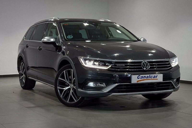 Usado VW Passat Alltrack 272 CV (200 kW) 2019 Negrogris Familiar