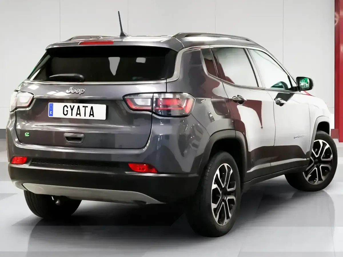 Usado Jeep Compass Longitude 130 CV (95 kW) 2023 Gris SUV