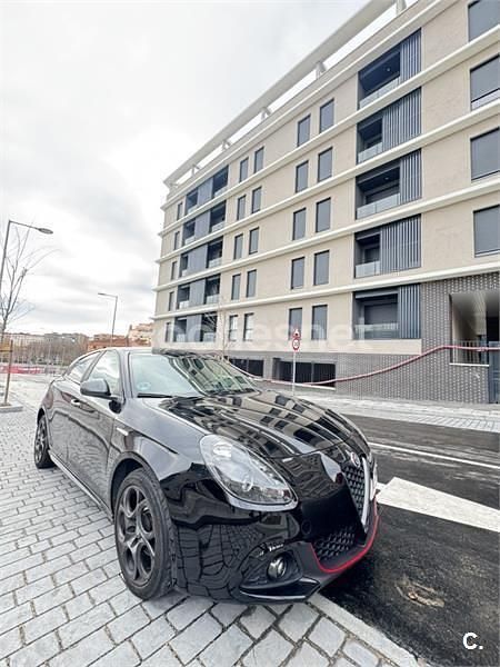 Usado Alfa Romeo Giulietta Super 120 CV (88 kW) 2017 Negro Utilitario