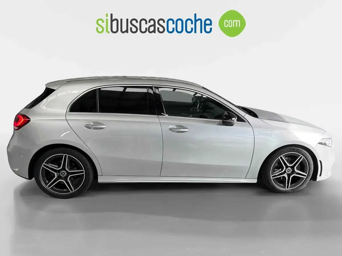Usado Mercedes A180 115 CV (84 kW) 2019 Gris/plata