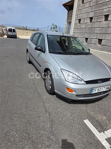 Gris / plata Usado 1999 Ford Focus Trend Berlina | 1700 € (Un poco caro) - Imagen 1/4