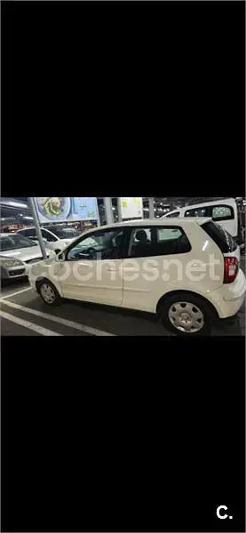Usado VW Polo Trendline 75 CV (55 kW) 2004 Blanco Utilitario