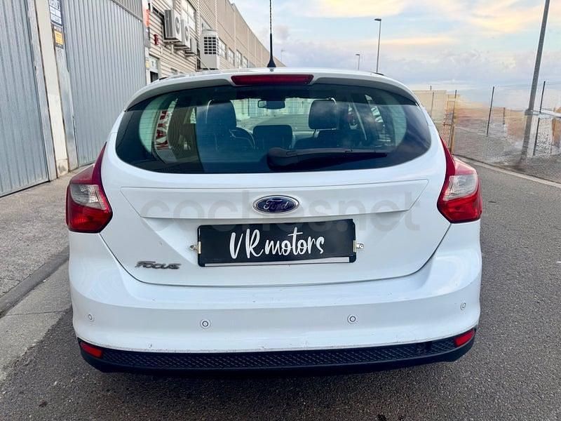 Usado Ford Focus Sport 115 CV (84 kW) 2014 Blanco Berlina