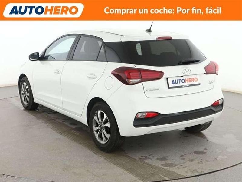 Usado Hyundai i20 99 CV (72 kW) 2020 Blanco Utilitario