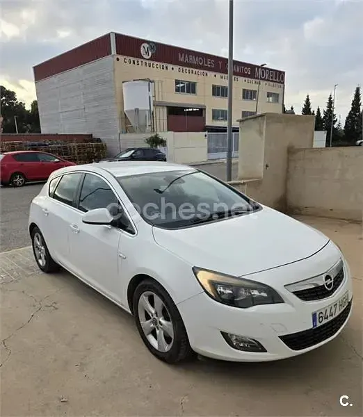 Usado Opel Astra Sportive 110 CV (80 kW) 2011 Blanco Berlina